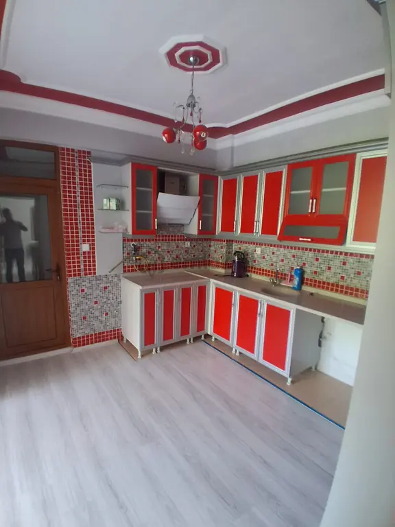 Adalet Gold Group Emlak'tan Bengiler Mahallesi'nde Merkezin Göbeğinde Kiralık 2+1 Daire 2