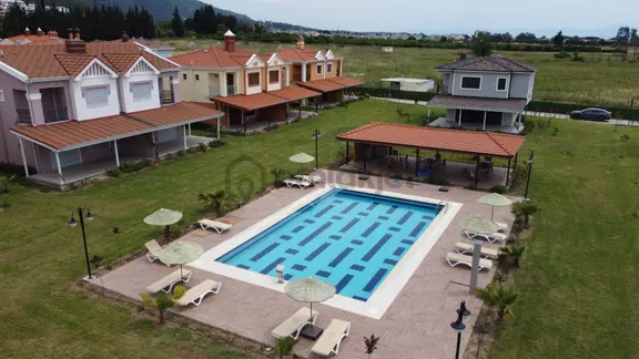 İzmir Gümüldür'de Havuzlu Site İçerisinde Satılık Villalar 2