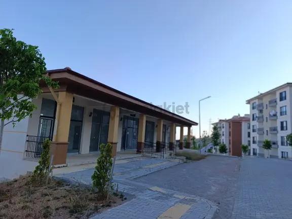 Karakuş Emlaktan Toki Merkezinde Kiralık Dükkan 1