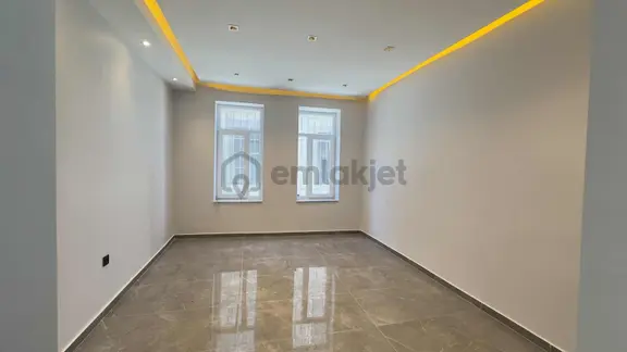 Başokur'dan Kapalı Çarşı Yanı Full Yapılı Kiralık 1+1 Ofis Katı 1