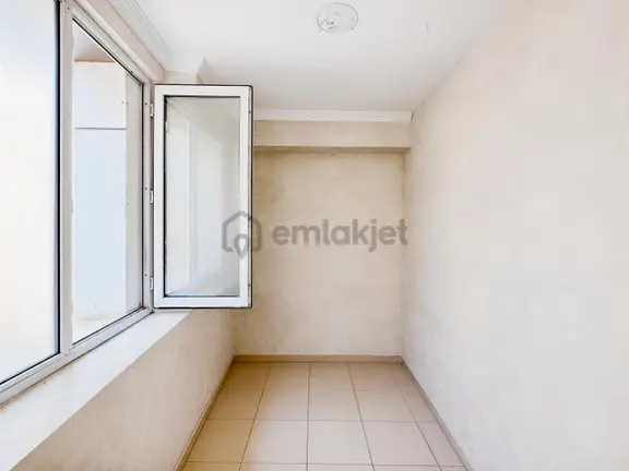 İzmit Merkez Cumhuriyet Caddesinde Kiralık 3 Katlı İş Yeri 2