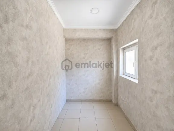 İzmit Merkez Cumhuriyet Caddesinde Kiralık 3 Katlı İş Yeri 2