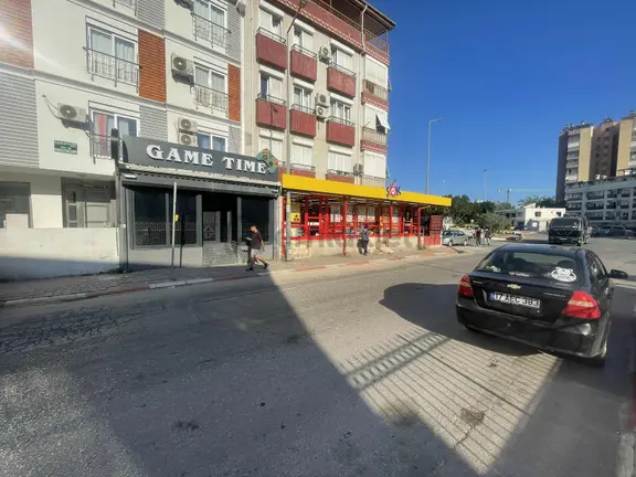 Kafeler Caddesinde Yüksek Cirolu Düşük Kiralı Oyun Salonu 2
