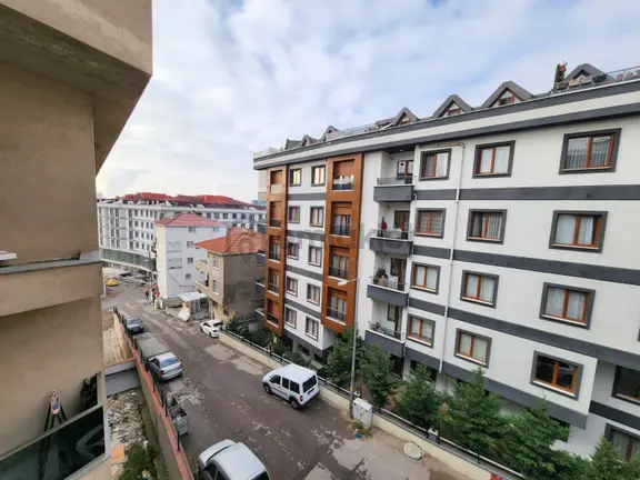 Marmara Üni.yakın Ayrı Mutfak Geniş M2 Ön Köşe 2+1 Daire 1