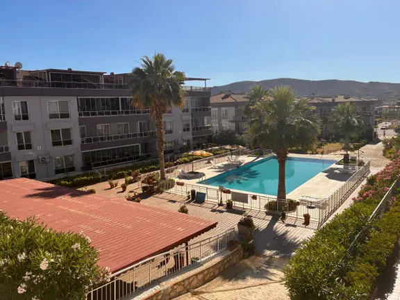 Güzelbahçe Yelki'de Yüzme Havuzlu Güvenlikli Sitede 3+1 Satılık Daire 1
