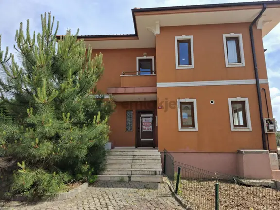 Riva Flora Evleri Kullanışlı,müstakil 5+1masrafsız Kiralık Villa 2