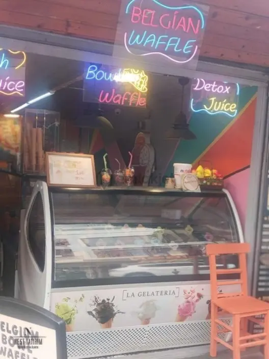 Alanya İskelede Devren Kiralık Waffle Dükkanı 2