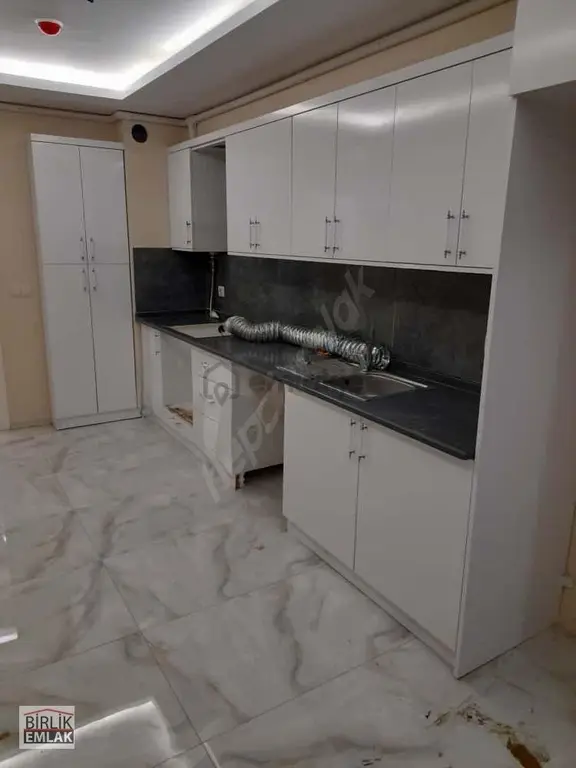 Teyyareduzunde Denız Manzaralı Kıralık 3+1 Daıre 1