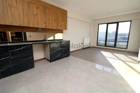 Saraycık'ta Site İçi Sıfır, Manzaralı Asansörlü 1+1 Kiralık Daire/home Ofis 2