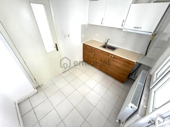 Melodi'den Sarıkız'da Denize Yakın Arakat Doğalgazlı Kiralık 2+1 Ev 1