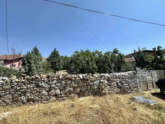 Ulukan'dn Tatlar Mh'de Kurulu Düzen Bahçeli Müstakil Ev Fırsat ! 2