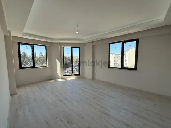 Delux'den Çınarlı Mh. Hükümet Cd'nde Satılık Lux 3+1 Daire 1