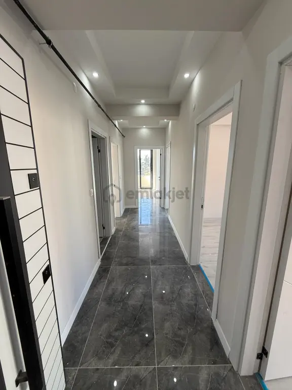 Delux'den Çınarlı Mh. Hükümet Cd'nde Satılık Lux 3+1 Daire 2