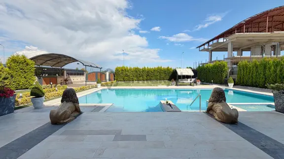 1162 M² Arsa | 550 M² 7+2 Loft Mimari | Isıtmalı Havuzlu Villa 2