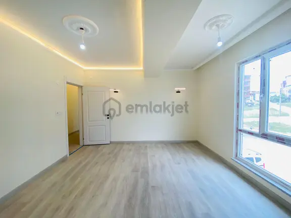 Güven'den Kapaklı'da Caddeye Yakın Yerden Isıtmalı Arakat 2+1 Ev 1