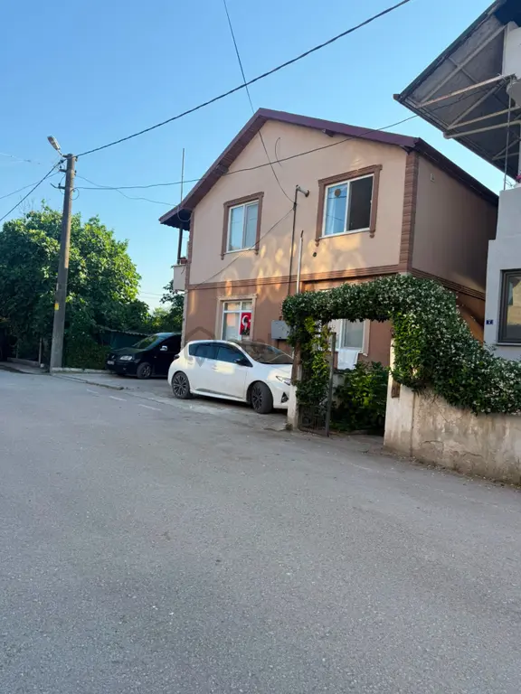Kullar'da Müstakil Bahçeli 115 M² 2daireli Satılık 2+1 Ev 1