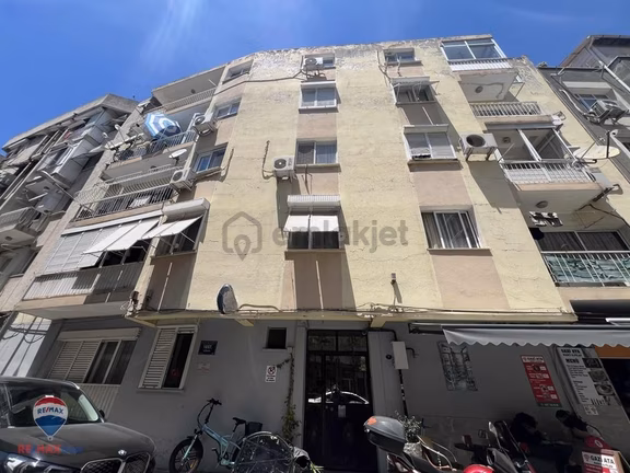 13 Karşıyaka Tuna Mah. Merkezi Konumda, Kiracılı 2+1 Daire 1