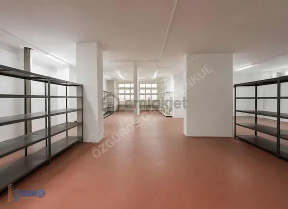 Özgürce Gyd'den Osmanyılmaz Mah.460 M2 Kiralık Depo&dükkan!!! 1