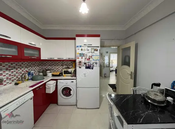 İzmit Merkezi Konumda Yapılı Bakımlı 2+1 Satılık Arakat Daire 1