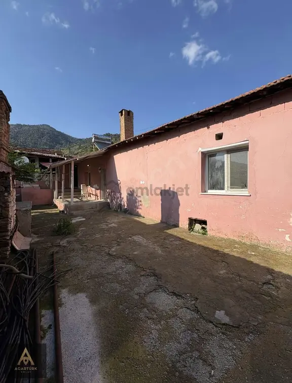 Kuyucak Yukarıçobanisa'da Muhteşem 375 M2 Köyevi 1