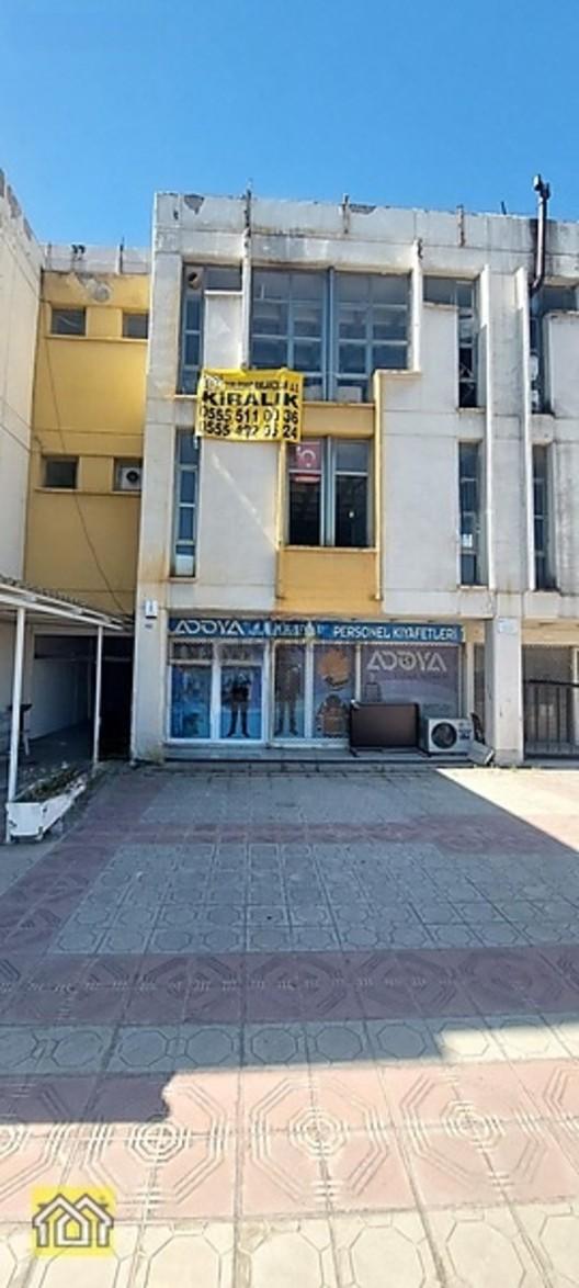 Yük Asansörlü 600m2 Mtk Sitesi Cadde Üzerinde,otoparklı,yapılı 2