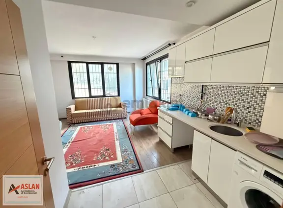 Çengelköy Natoyolu Caddesinde Giriş Kat 2+1 İşyeri Home Ofis 1