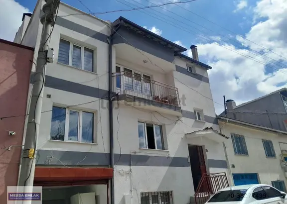 Satılık 3 Katlı Bina Eskişehir Emek Mah. 2004 Yapımı 1