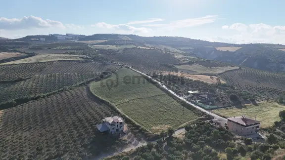 Altınözün De 19 Dönüm 2 Cephesi Yola Sıfır Düz Parsel 2