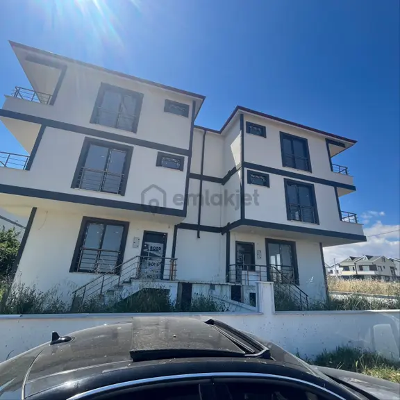 Yeniçiftlikte Satılık Lüks Villa 1