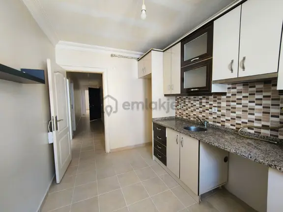 Güneyden Barış Caddesinde 3+1. 120m2 Ayrı Mutfaklı Daire 1