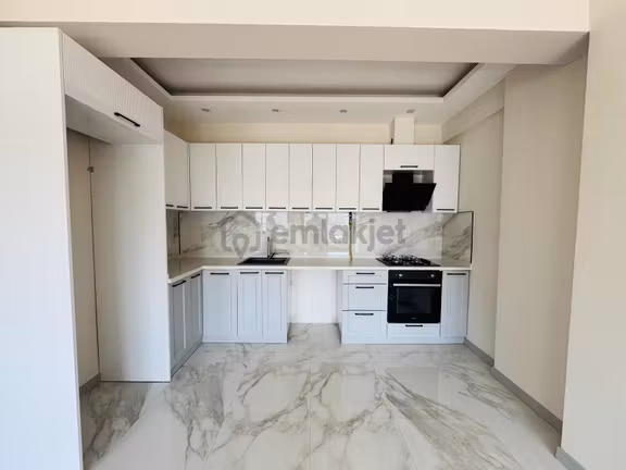 Yeni Mahallede 3 Yaşında 2+1 Lüks Ara Kat Daire Fırsatı 1