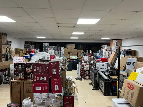 Cadde Üstü 700 M²alış Veriş Merkezi 2
