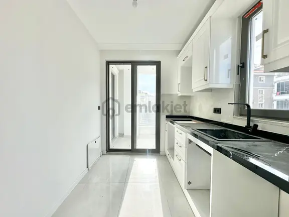 ⭐ay Emlak'tan⭐akçay'da Ön Cephe Arakat Satılık 2+1 Ultra Lüks Daire 2