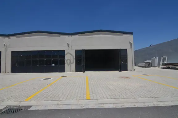 Talha Tozduman'dan Meram Yeni Toki Sanayiide 200m2 Köşe Dükkan 2