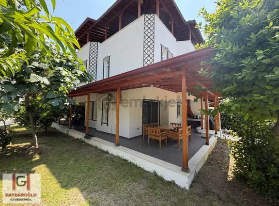 Arsuz Gökmeydan'da Zümrüt Evler Sit. 3+1 Satılık Bakımlı Villa 1