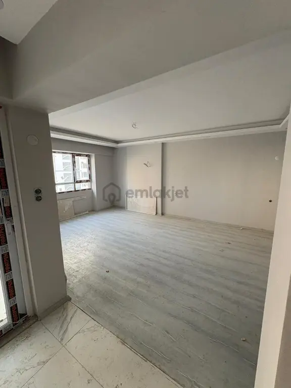 Kuşadası Uydukent'te Fırsat Satılık 2+1 Ara Kat Daire 1