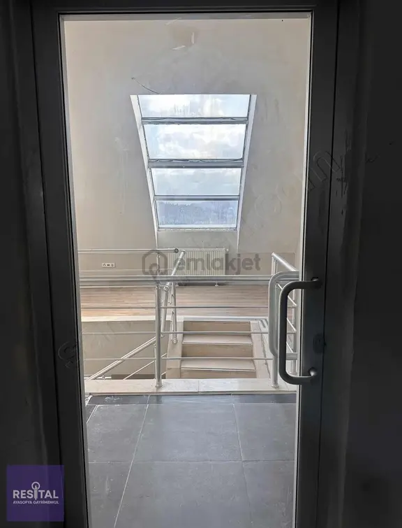 Kayı Plaza 300m2 Teraslı Manzaralı 5+1 Dubleks Ofis Cafe İşyeri 2