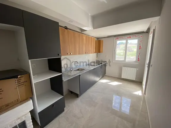 Kabasakalda Site İçerisinde 9 Katlı Binada Sıfır 3+1 Çiftbanyo Uygun Fiyatlı Geniş Kapalı Mutfaklı 2