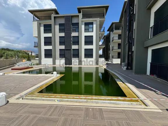 Ilıca Mahallesinde Deniz Manzaralı, Havuzlu, Lüks 2+1 Daire 1