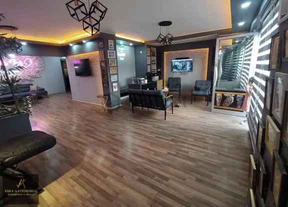 Ofiste Kiralık 100 M2 Dükkan 1