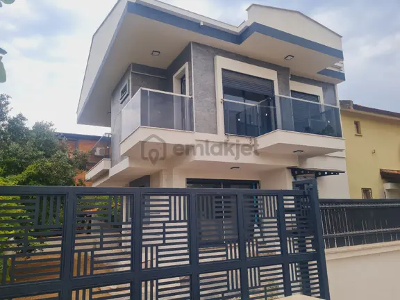 Urla Kalabak Ta Denize Yakın Müstakıl Villa 1