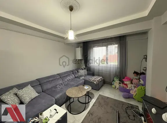 Sümbüller'den Caddeye Yakın Arakat İskanlı Asansörlü 1+1 Daire 2