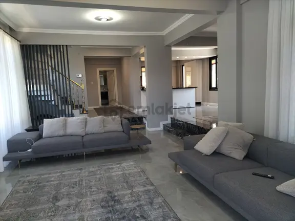 Çavuşta Süper Manzaralı Ve Dekorasyonlu 425m2 6+2 Satılık Villa 1