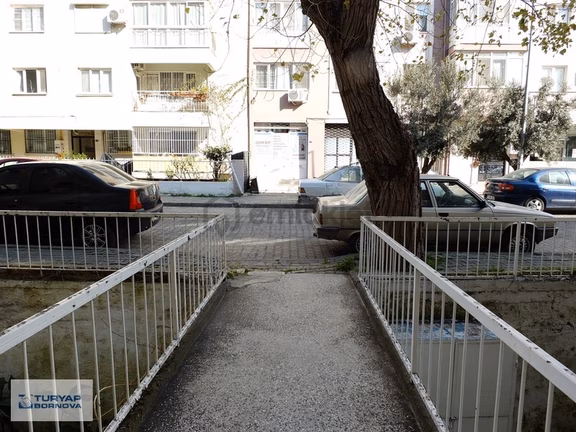Bornova Evka3 Metro Karşısı Eşyalı Doğalgazlı 3+1 Kiralık Daire 2