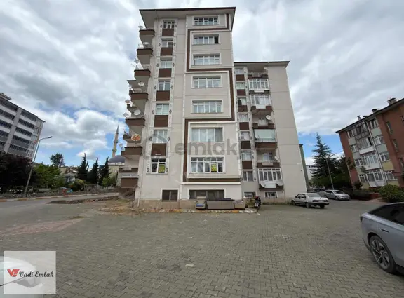 Altıyüzevler Mahallesinde 3+1 Kiralık Daire | Vadi Emlak 1