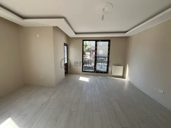 İstanbul Ataşehir Örnek Mahlesi Cadde Üzeri 2+1 Arakat 90 M2 Satılık 1