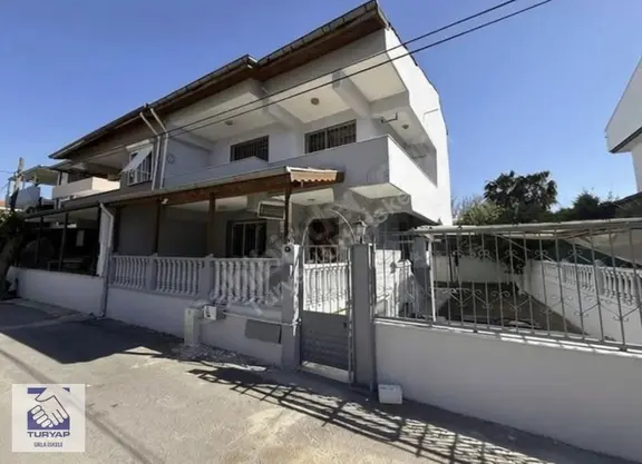 Urla Atatürk Mah.de Kiralık Müstakil Bahçeli Villa 1