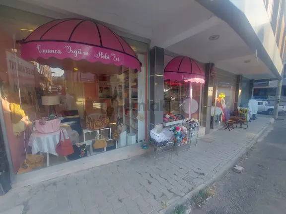 Medifema Hastanesi Yakını Devren Kiralık Yün Ve El İşi Dükkanı 2