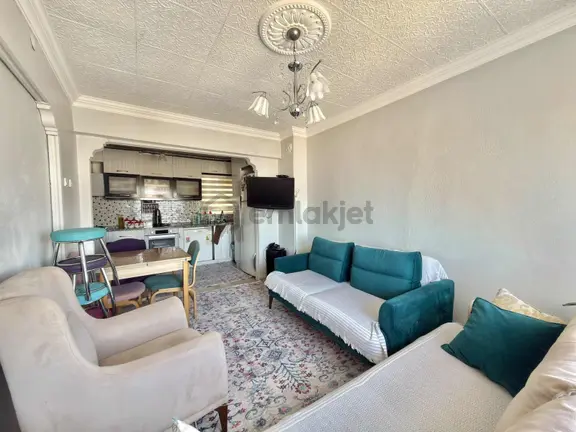 Manisa Yunusemre Yenimahalle 3+1 Asansörlü Cadde Üzeri Daire 1