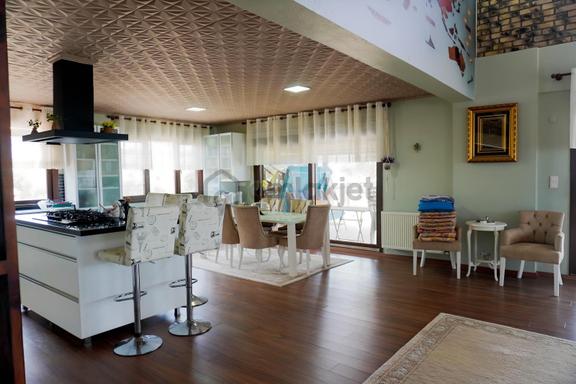 Seferihisar'da 1.548 M² Arsa İçinde Havuzlu Villa Plaja 8 Km.. 2